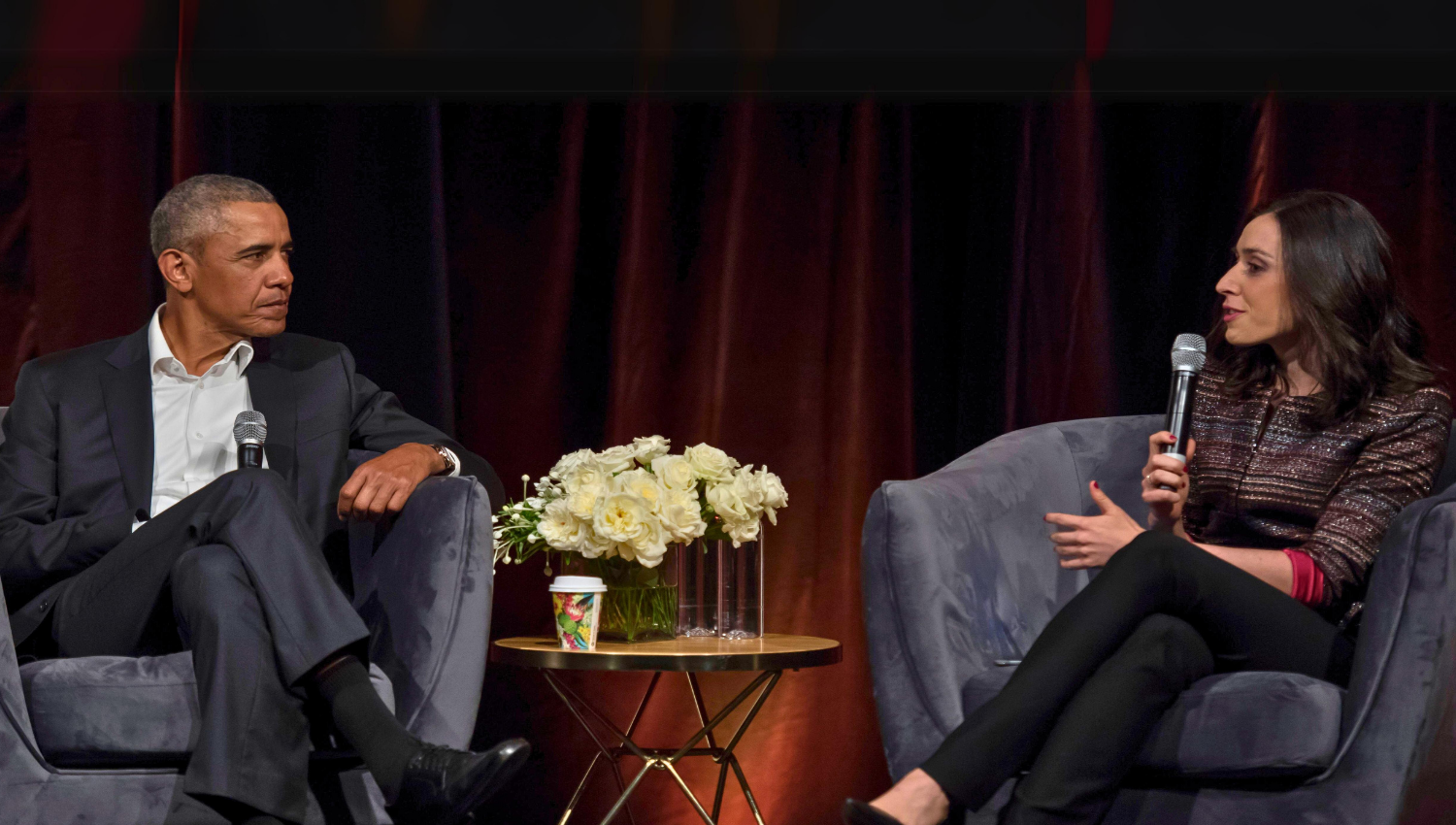 Holly Ransom interviewing Barack Obama on stage