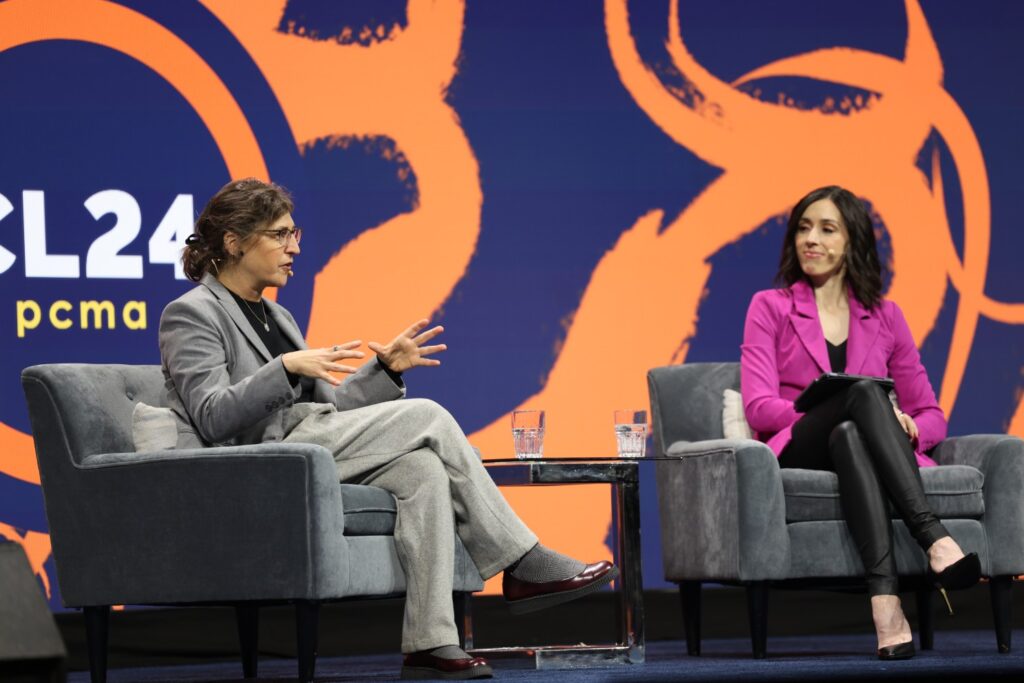 Holly Ransom and Mayim Bialik - 7 Nuggets